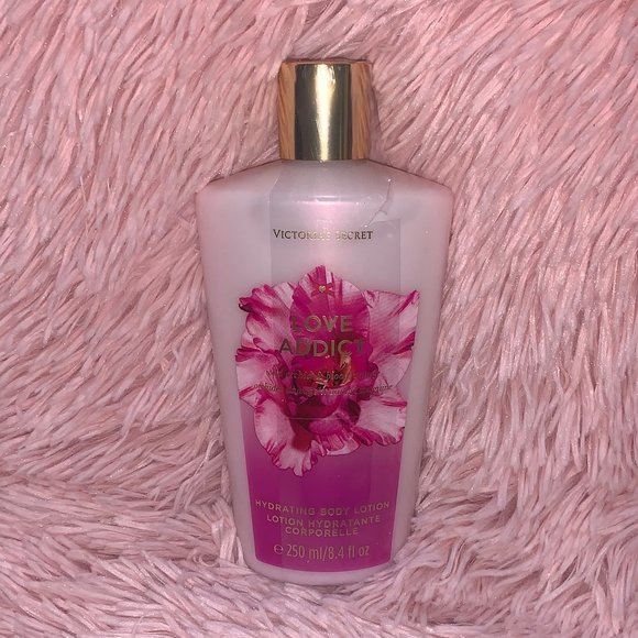 Victoria's Secret Love Addict Lotion - Picture 1 of 1